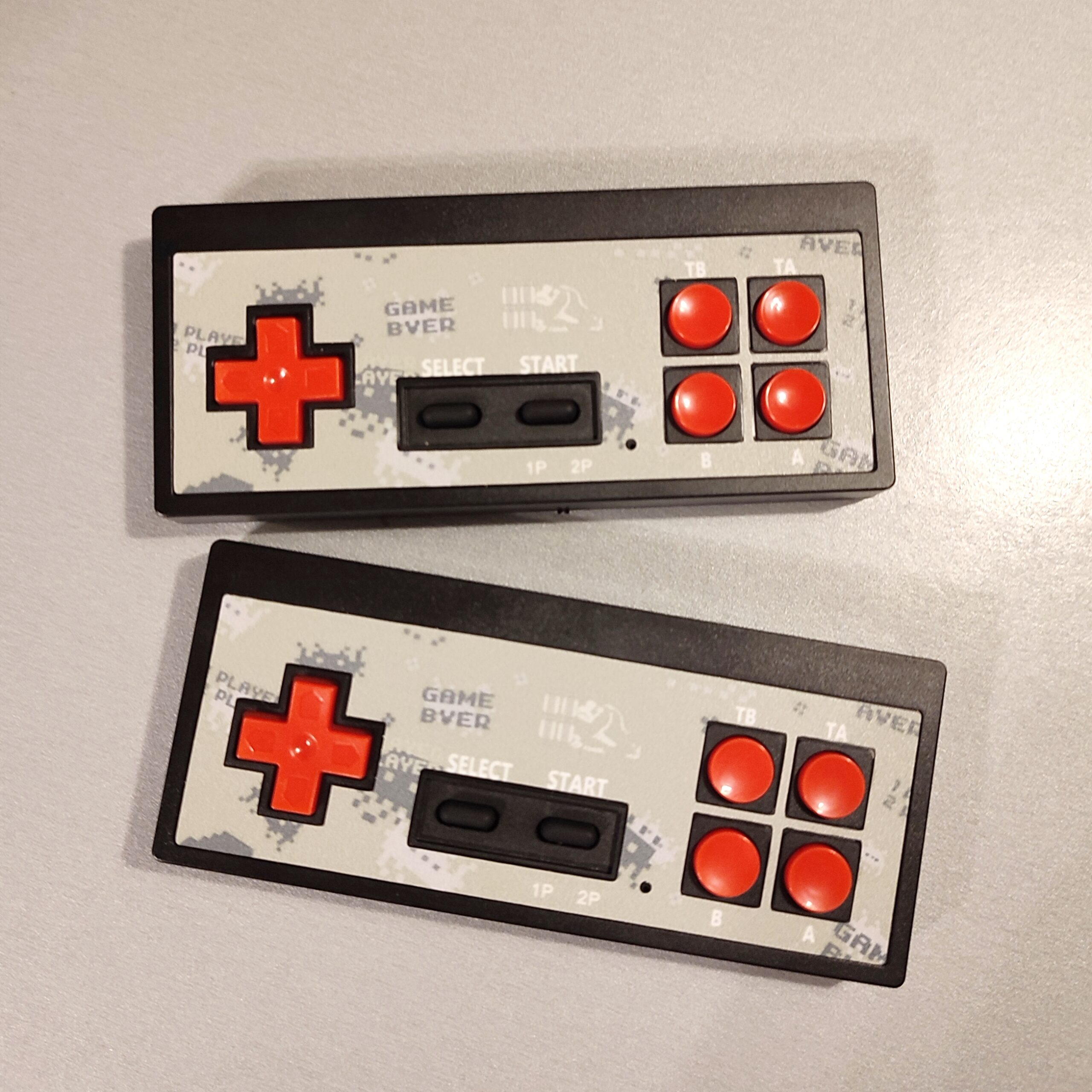 Kuuvalge retro mängukonsool oldschool gameconsole