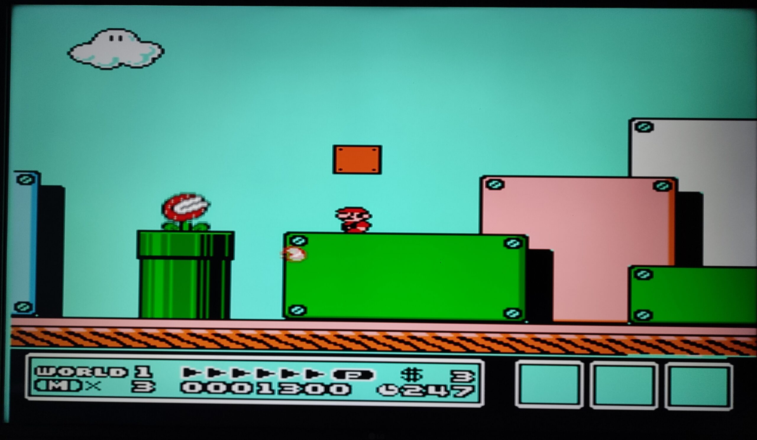 Kuuvalge retro mängukonsool oldschool gameconsole